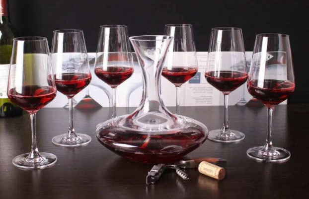 法国原瓶进口葡萄酒和法国原装进口葡萄酒有什么区别？